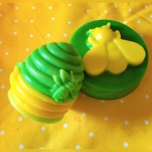 🧉Handcrafted Vegan Pina Colada Soap🧉